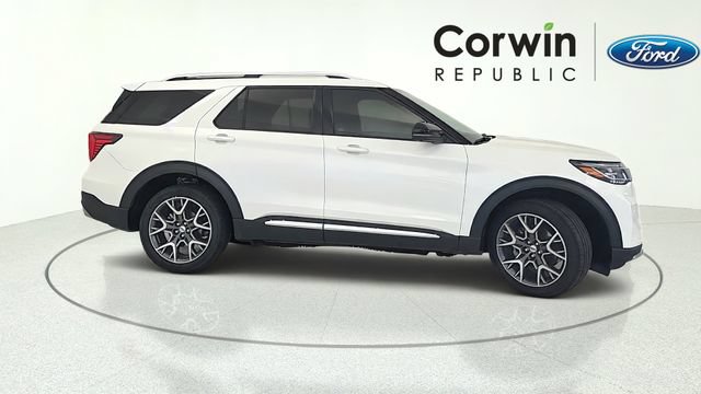 Certified 2025 Ford Explorer Platinum w/ Ultimate Package AWD/4WD image 7