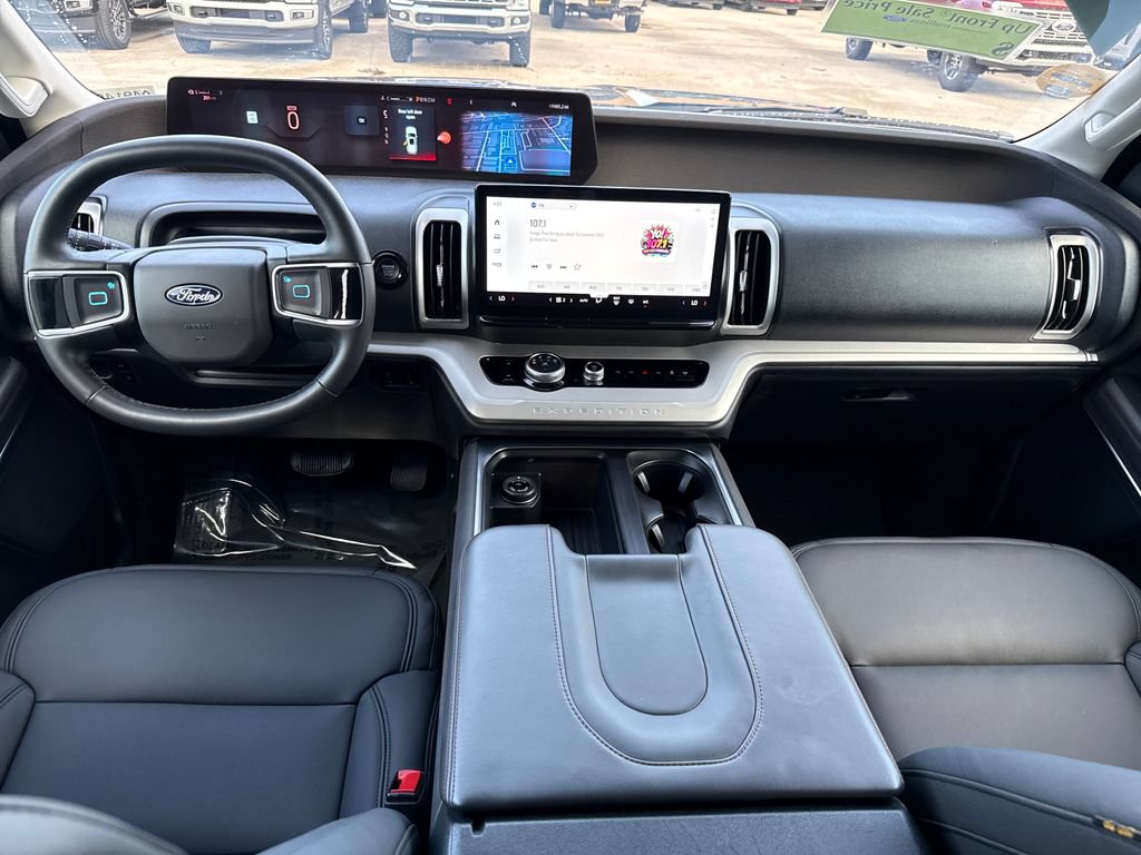 Certified 2025 Ford Expedition Active RWD image 6