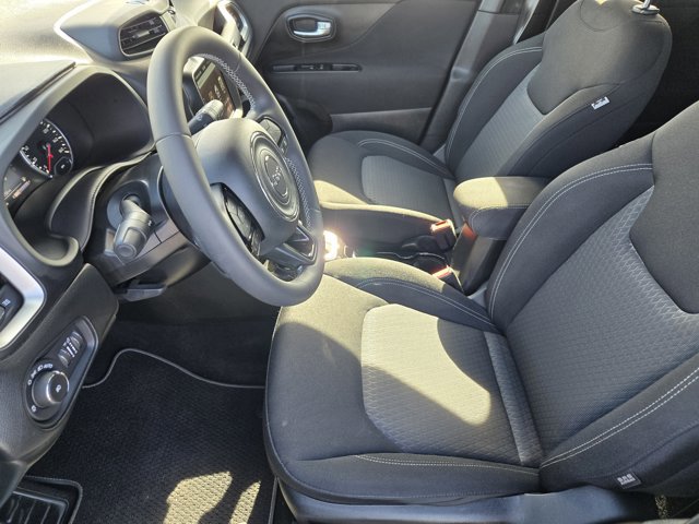 Used 2021 Jeep Renegade Latitude image 11