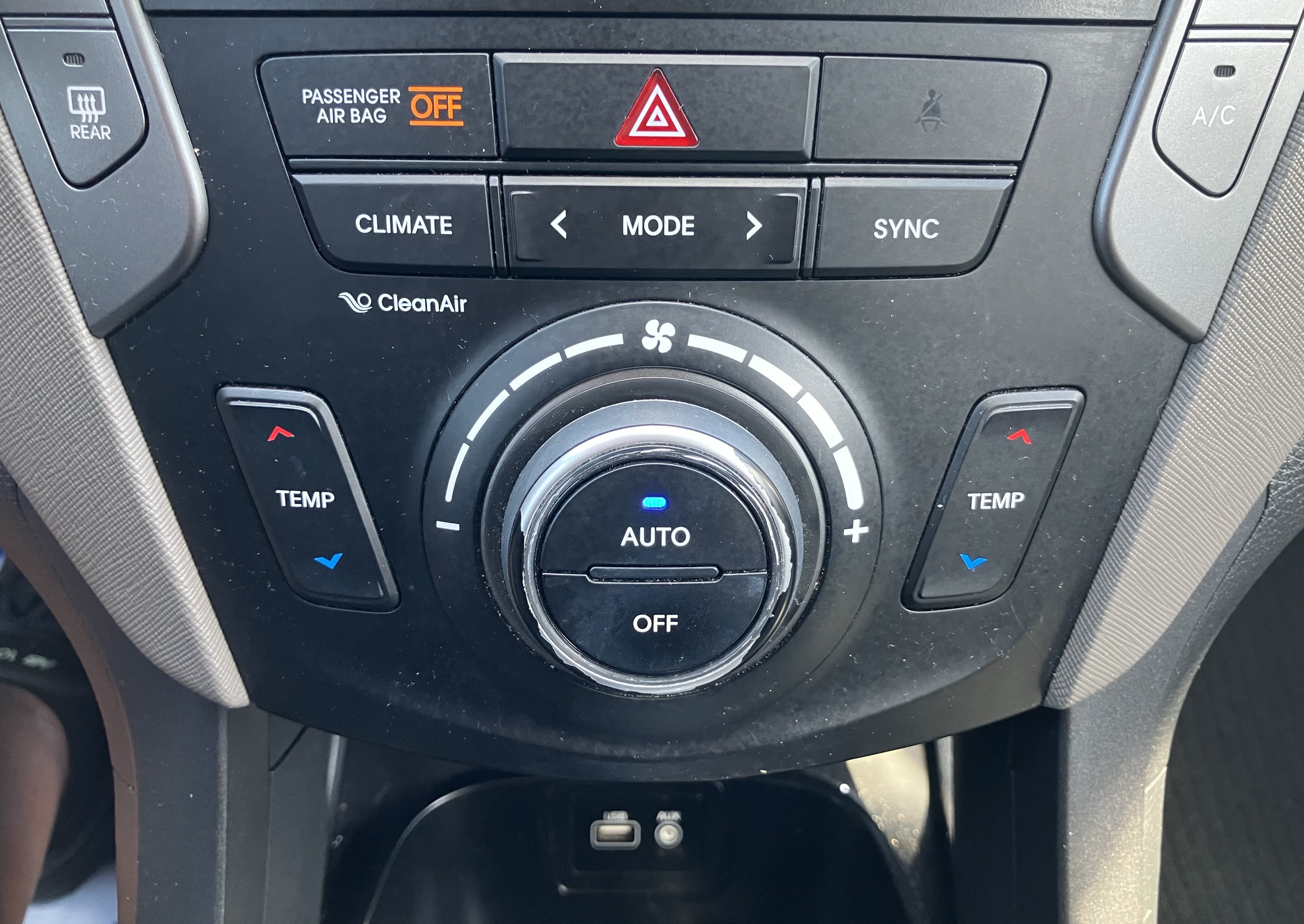 Used 2018 Hyundai Santa Fe Sport w/ 2.4L Value Package 02 FWD image 25