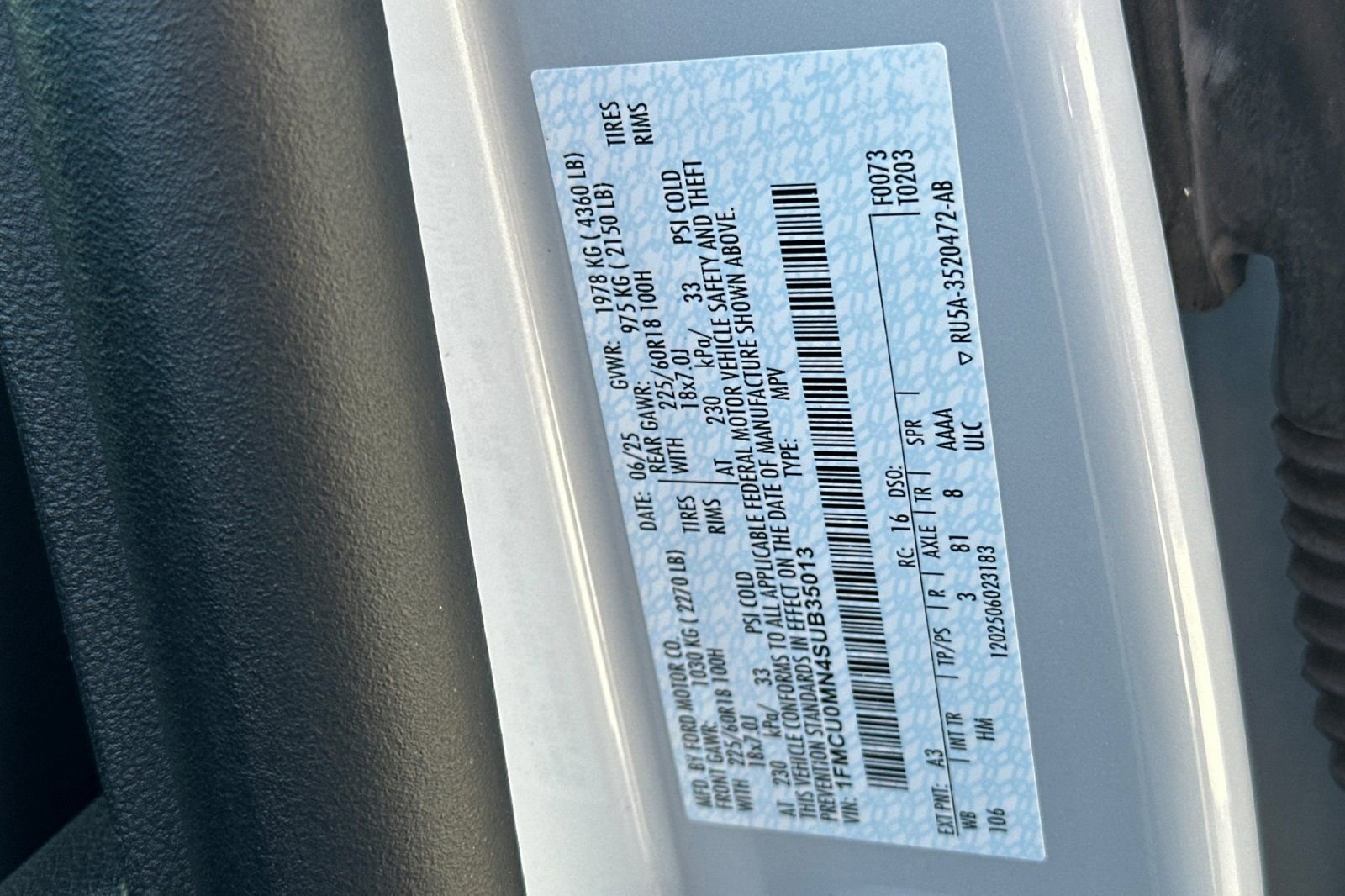 Certified 2025 Ford Escape ST-Line FWD image 29