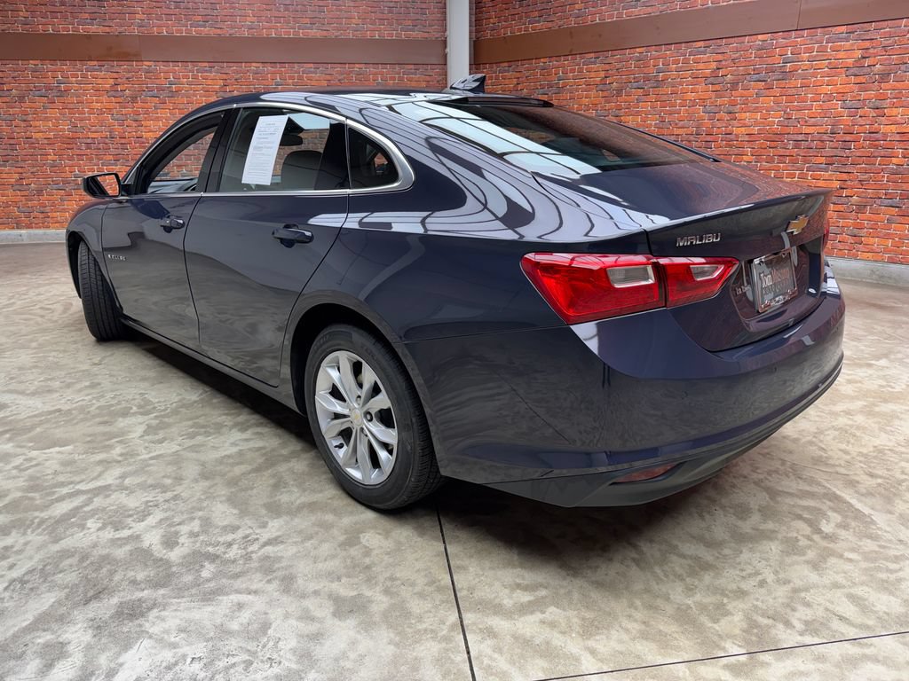 Used 2025 Chevrolet Malibu LT FWD image 2
