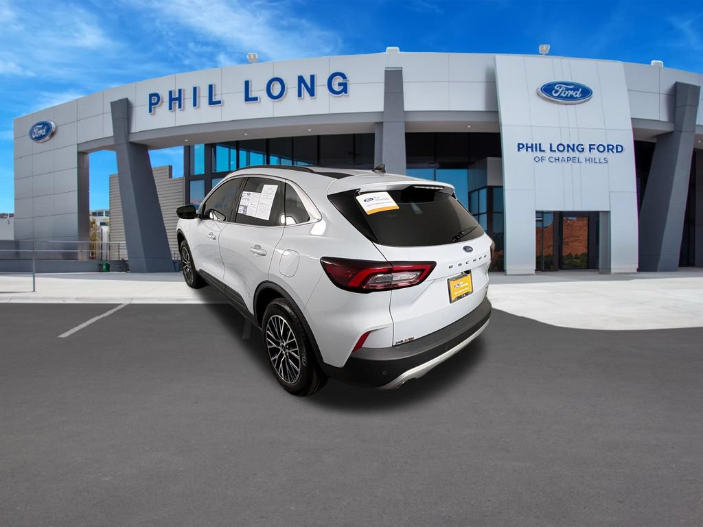 Certified 2025 Ford Escape SE FWD image 3
