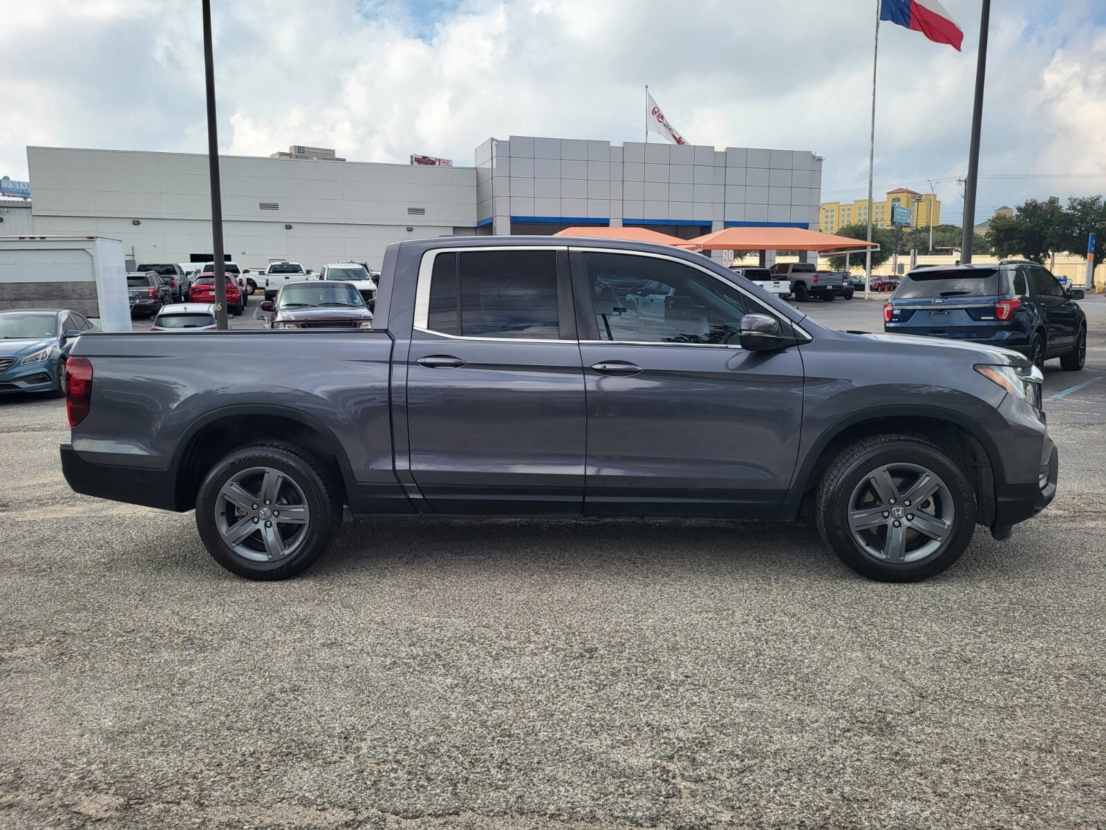 Used 2022 Honda Ridgeline RTL image 2