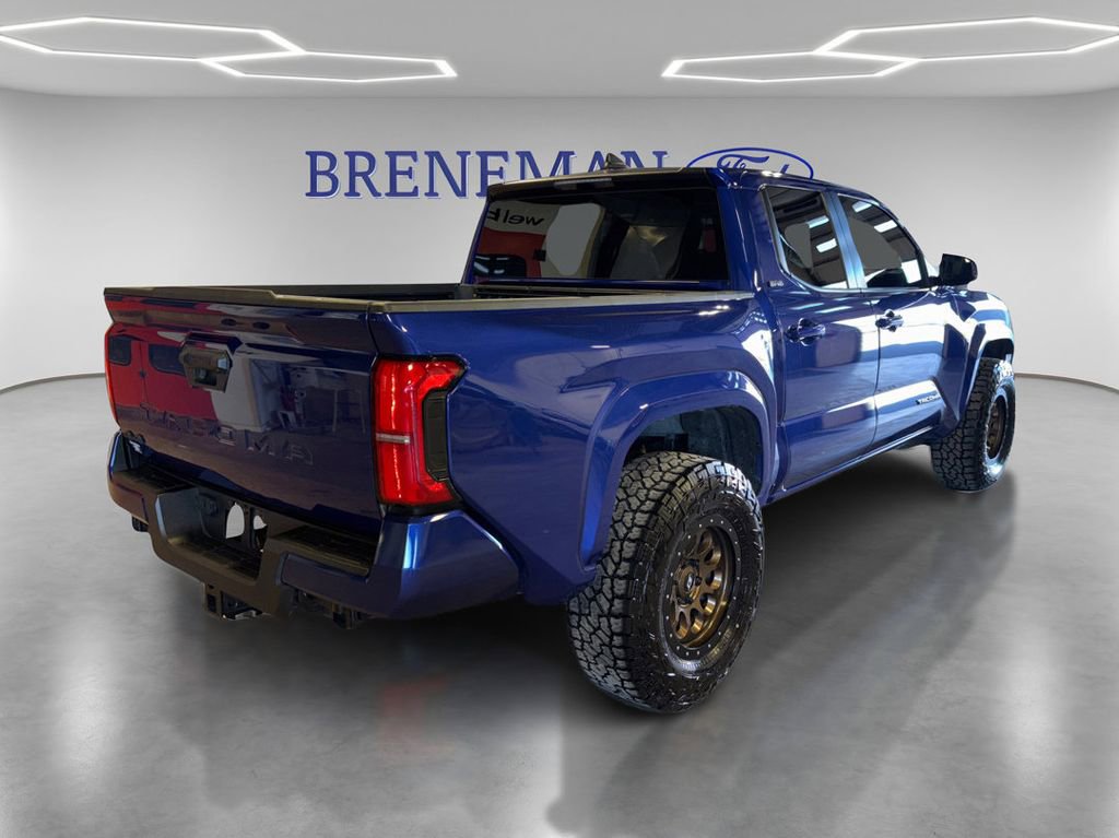 Used 2025 Toyota Tacoma SR5 AWD/4WD image 5