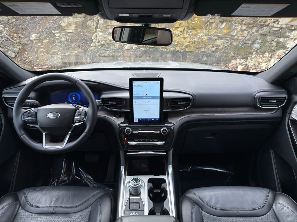 Certified 2023 Ford Explorer Platinum w/ Technology Package image 16