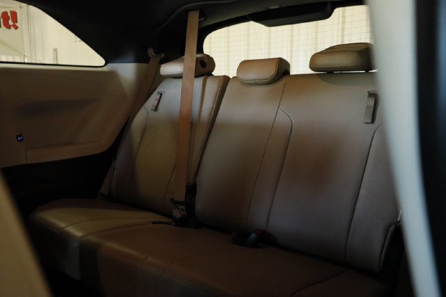 Used 2021 Toyota Sienna XLE FWD image 32