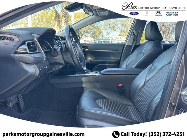 Used 2020 Toyota Camry SE image 11