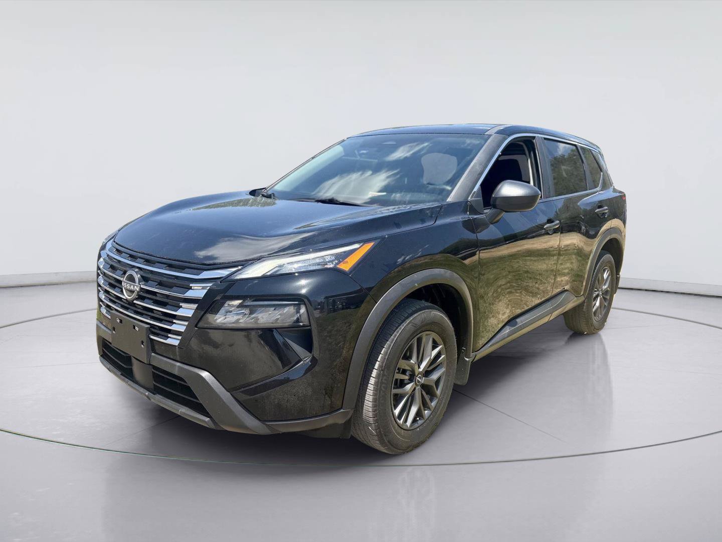 Used 2025 Nissan Rogue S FWD image 7