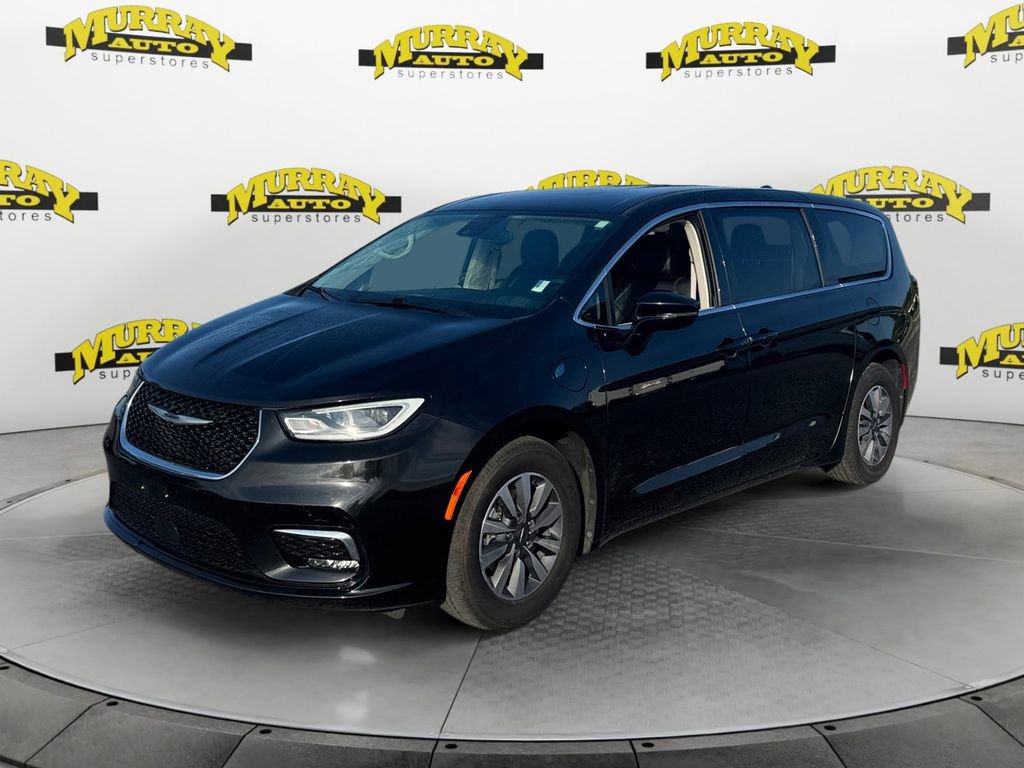 Used 2024 Chrysler Pacifica Limited