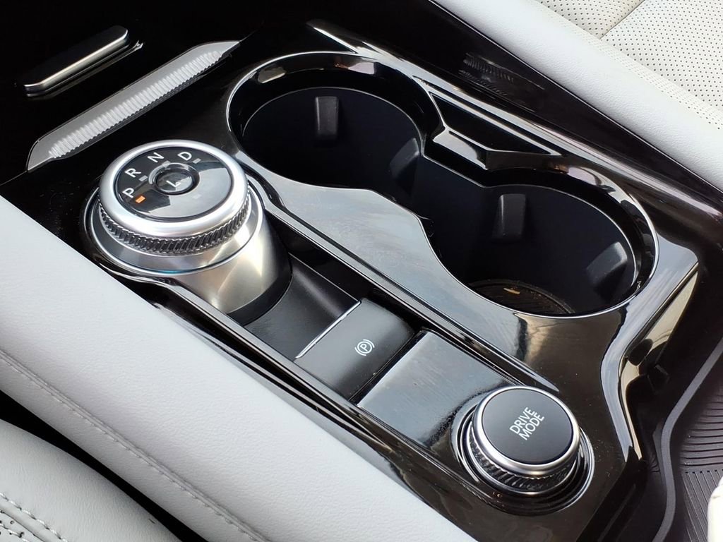 Certified 2025 Ford Explorer Platinum w/ Ultimate Package AWD/4WD image 21