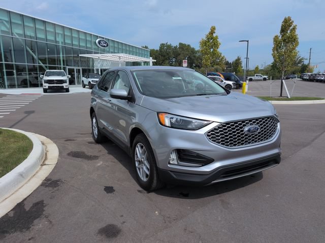 Certified 2024 Ford Edge SEL w/ Convenience Package AWD/4WD image 7