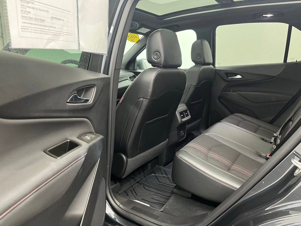 Used 2023 Chevrolet Equinox RS image 31