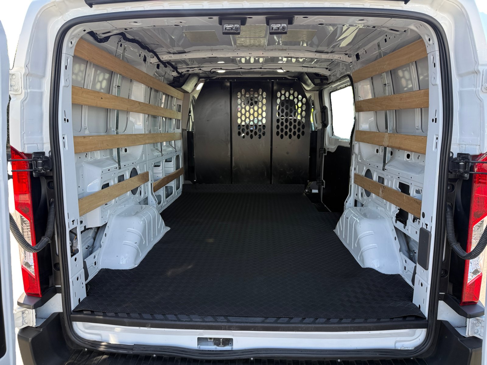 Certified 2025 Ford Transit 250 Low Roof w/ Exterior Upgrade Package RWD image 17