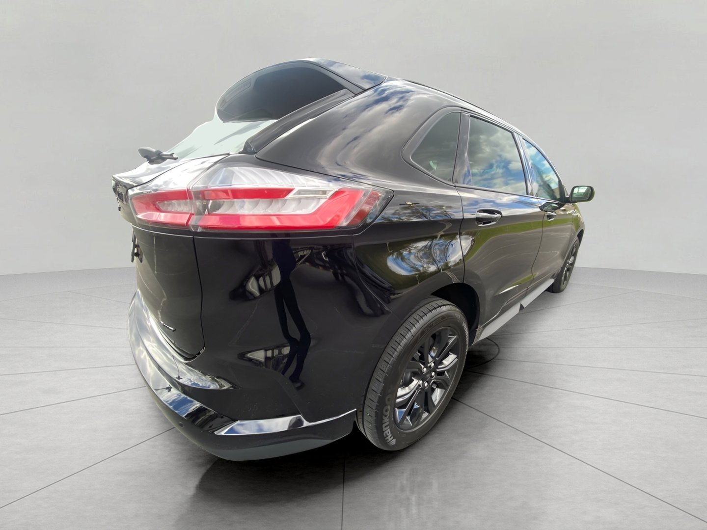 Certified 2023 Ford Edge SE w/ Black Appearance Package AWD/4WD image 15
