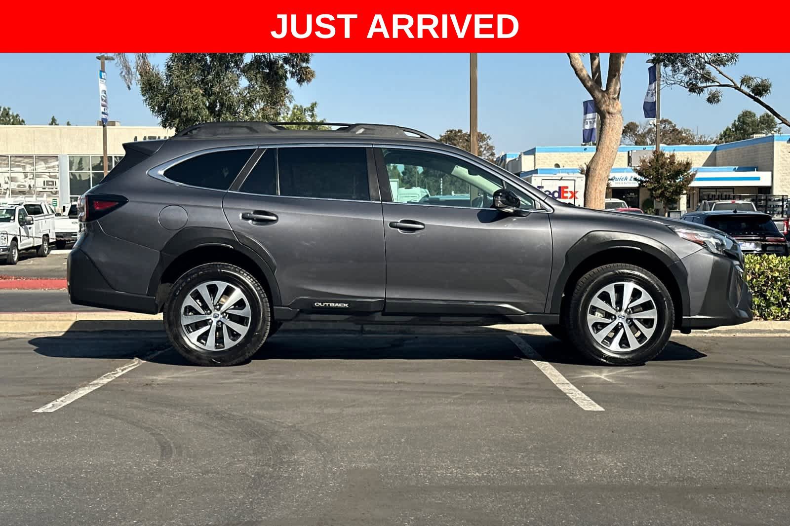 Used 2023 Subaru Outback Premium AWD/4WD image 9