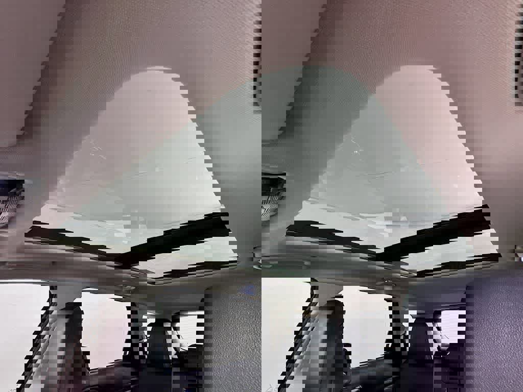 Used 2023 Kia Sportage SX image 32