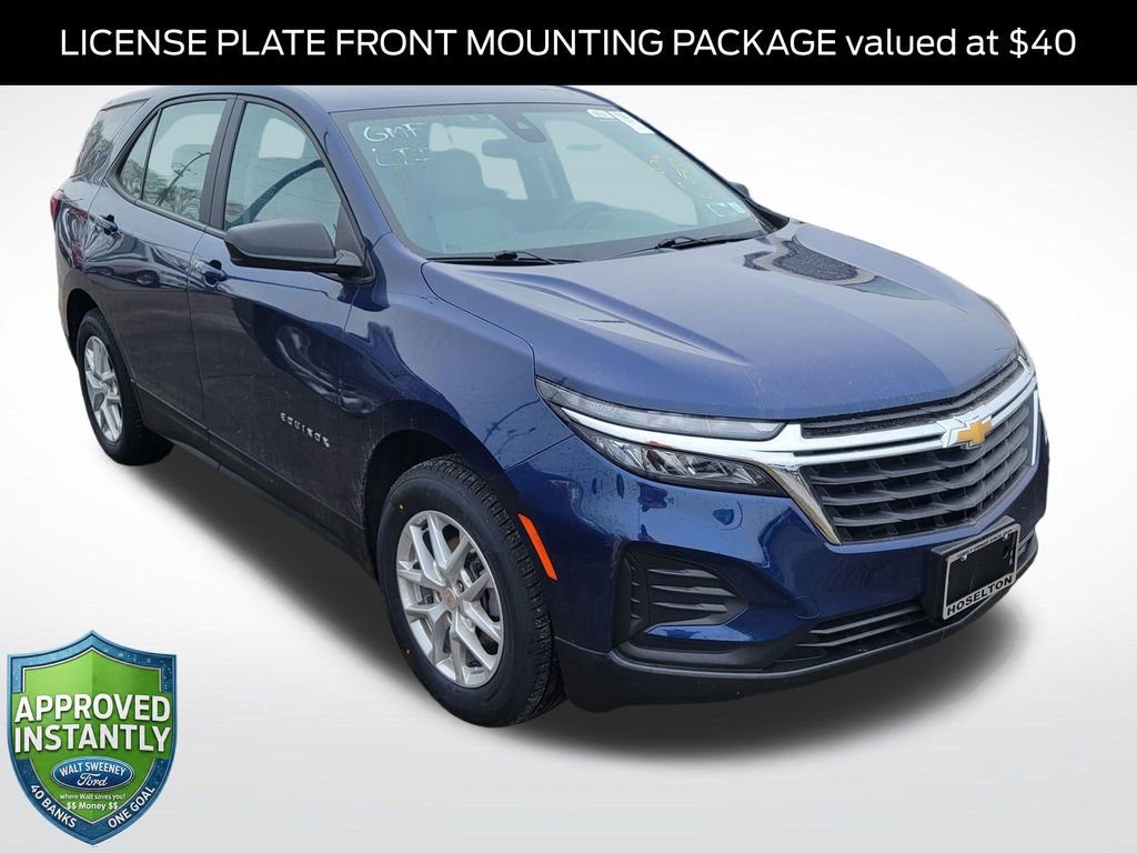 Used 2023 Chevrolet Equinox LS image 1