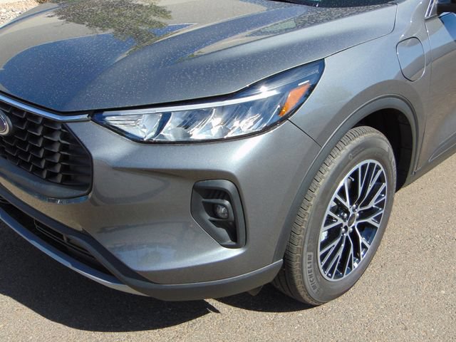 Certified 2026 Ford Escape SE FWD image 2