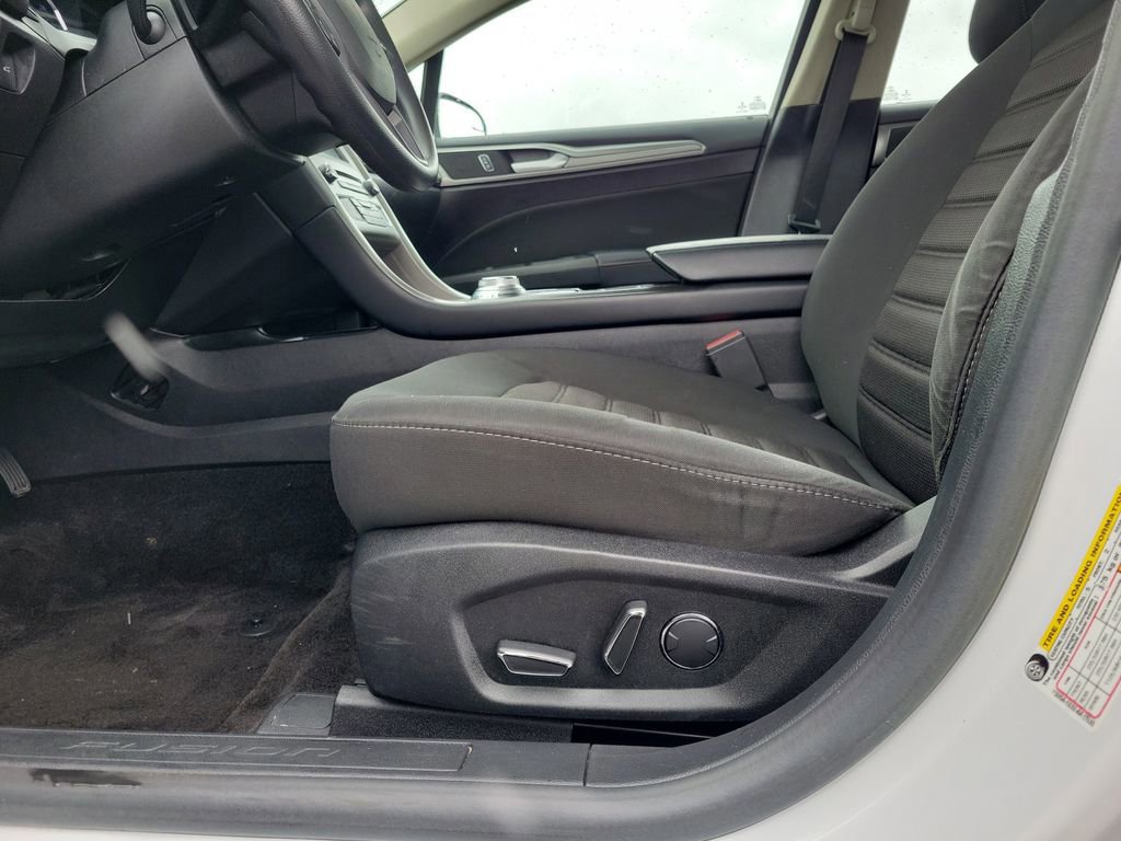 Certified 2018 Ford Fusion SE w/ Fusion SE Technology Package image 19