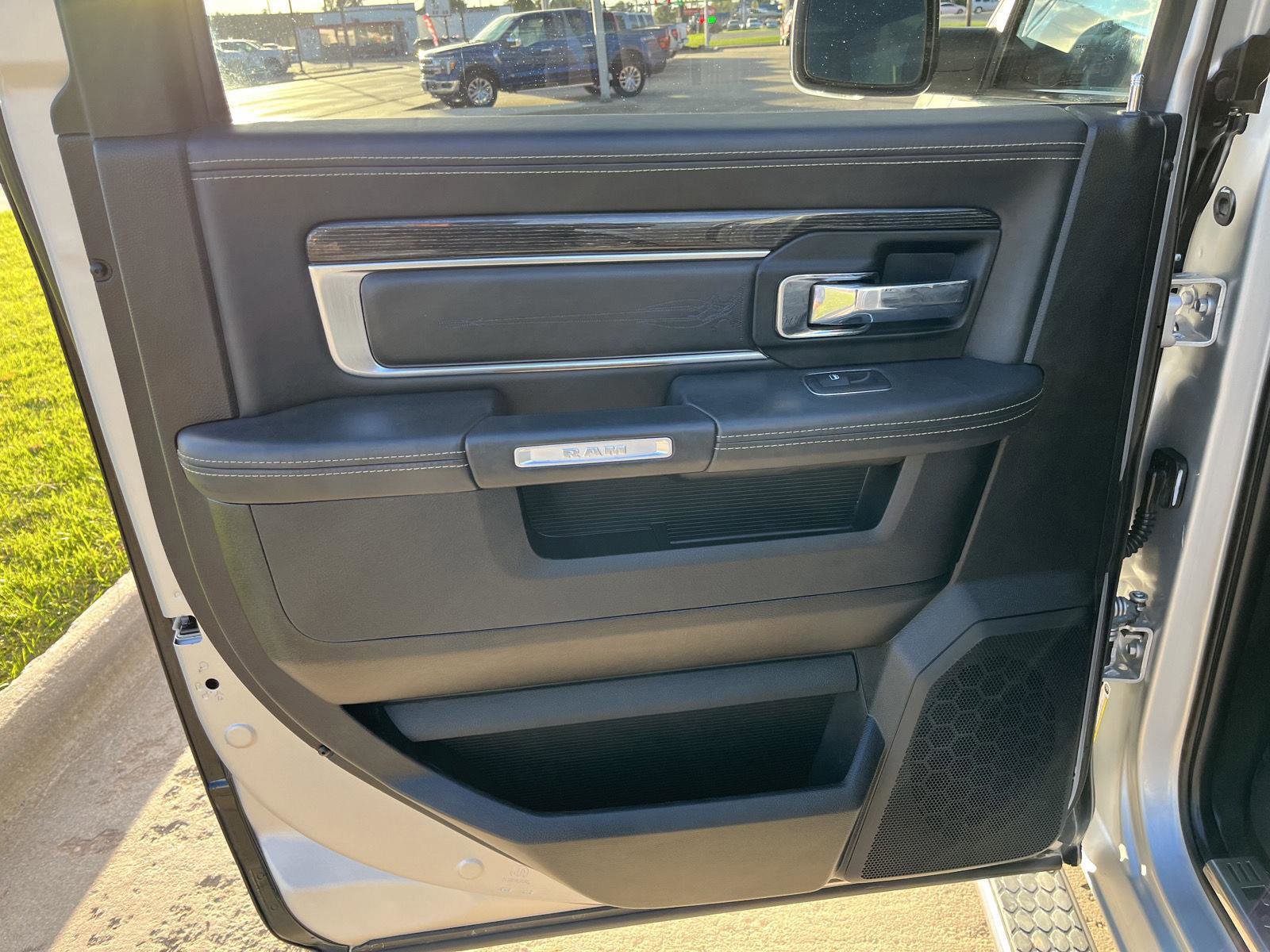 Used 2018 RAM 1500 Limited image 13