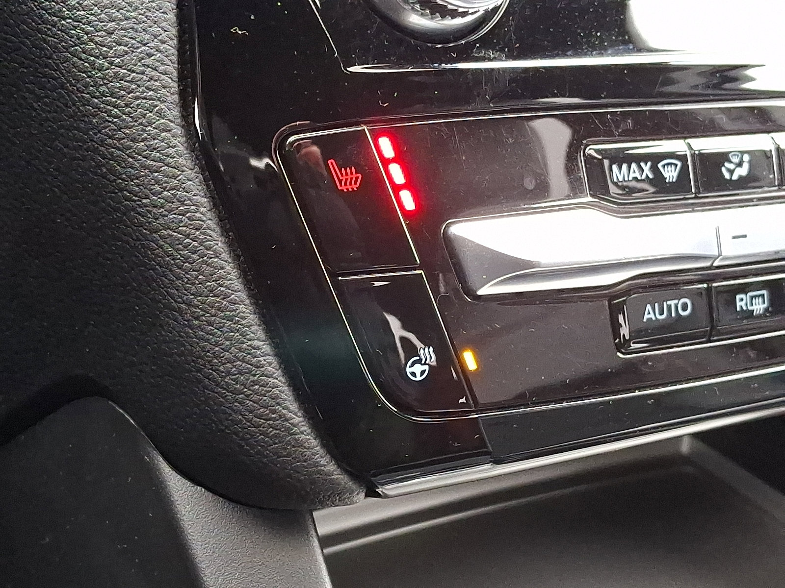 Certified 2022 Ford Explorer ST-Line w/ Class IV Trailer Tow Package image 31