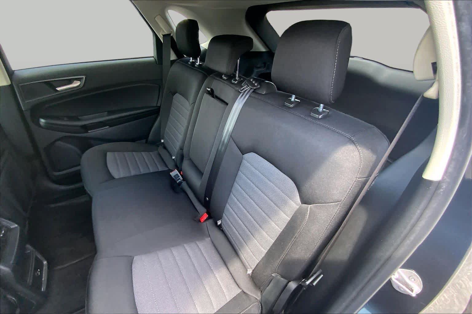 Certified 2022 Ford Edge SE w/ Black Appearance Package AWD/4WD image 21
