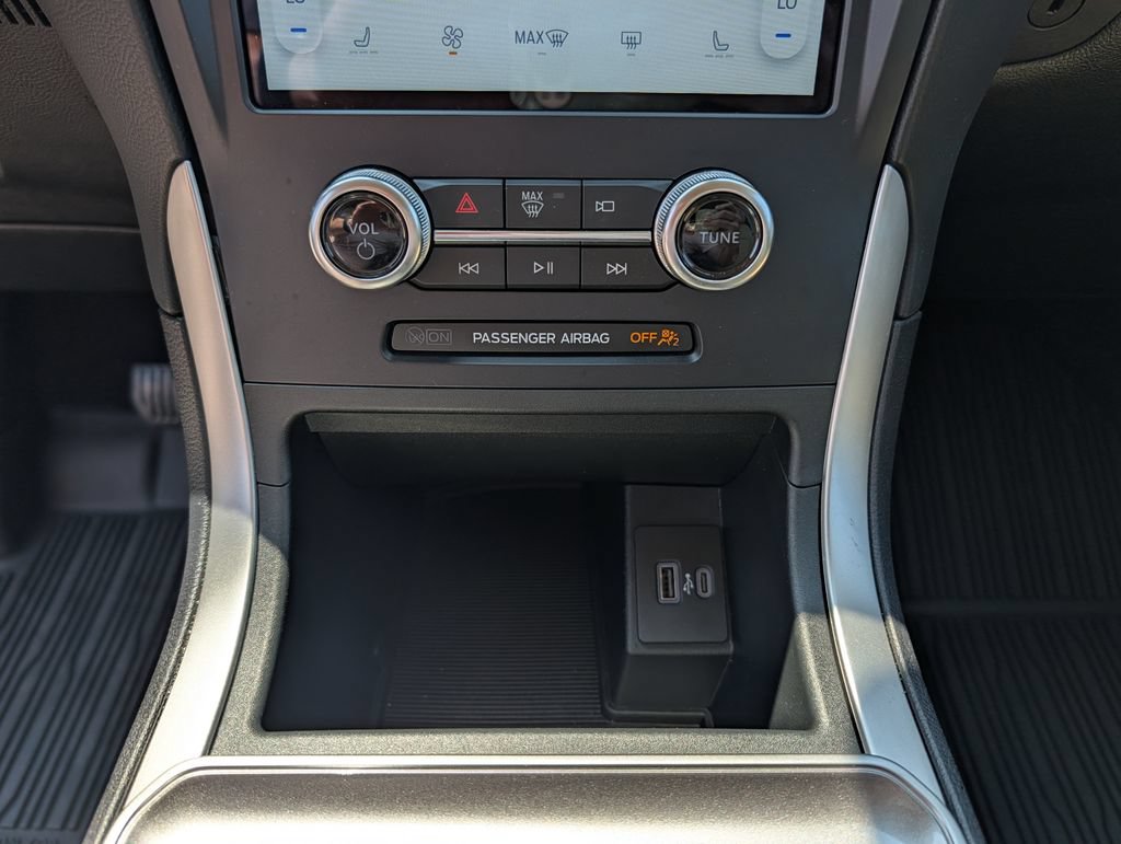 Certified 2024 Ford Edge SEL AWD/4WD image 13