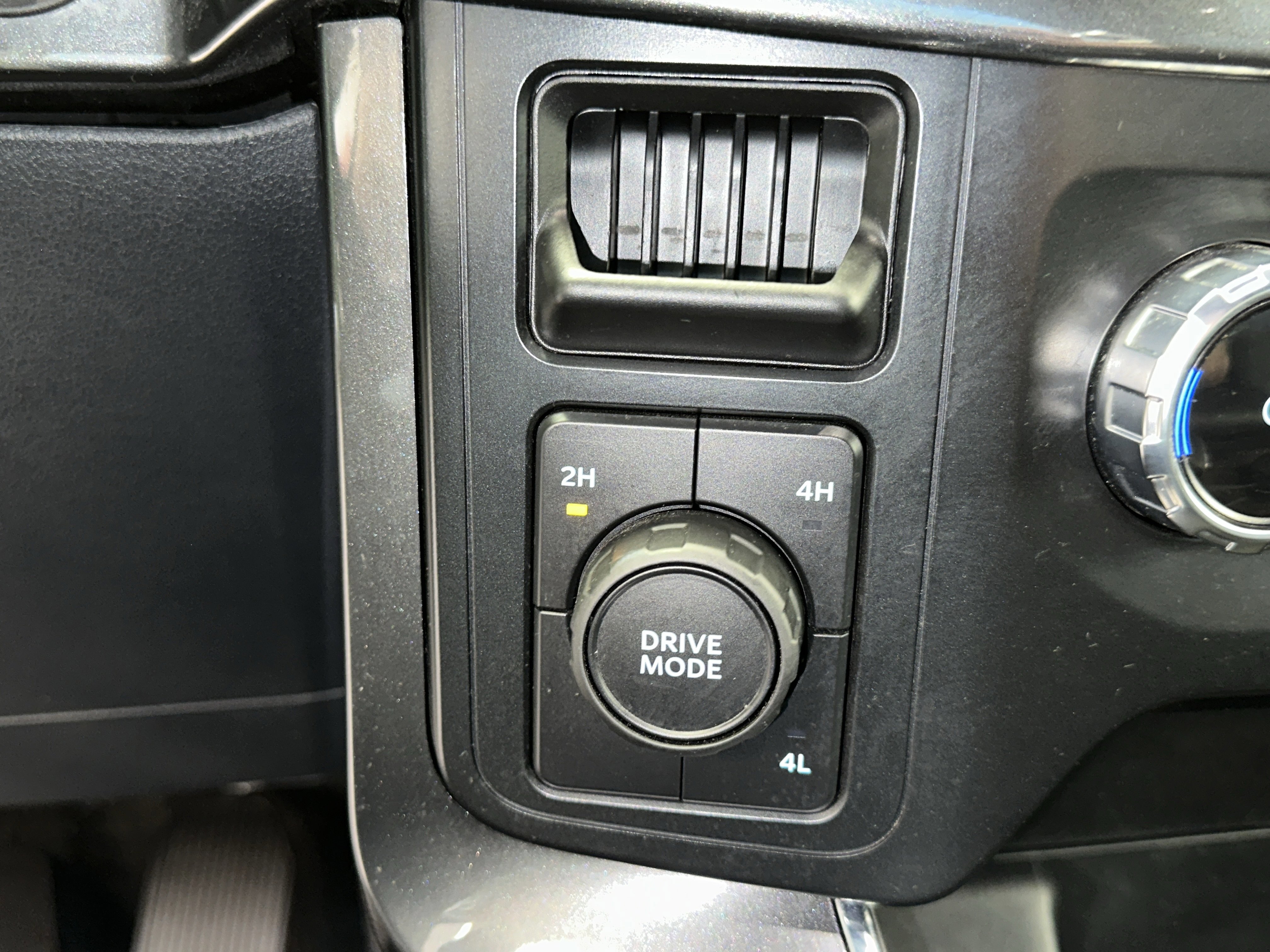 Certified 2022 Ford F150 XLT w/ Equipment Group 301A Mid image 30