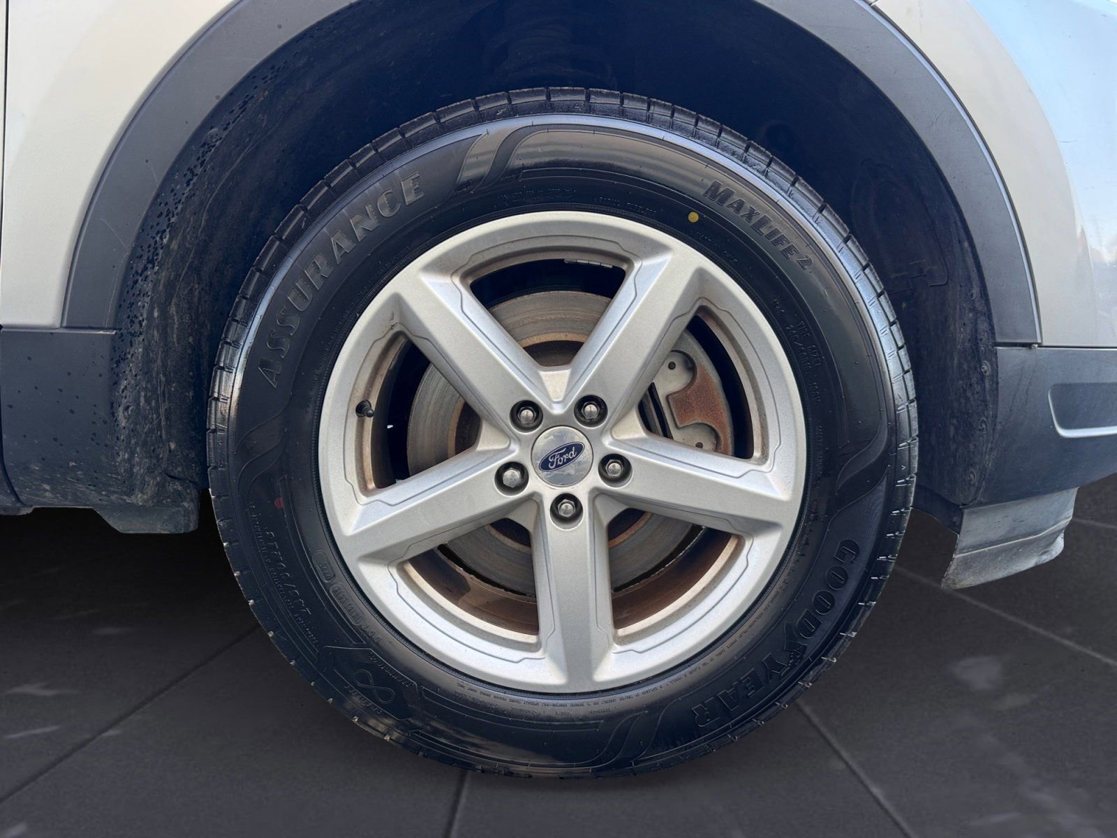 Certified 2018 Ford Explorer XLT w/ Equipment Group 202A image 14