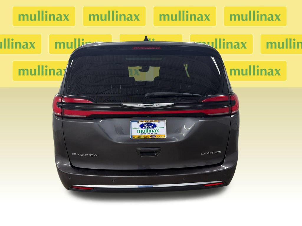 Used 2023 Chrysler Pacifica Limited FWD image 7