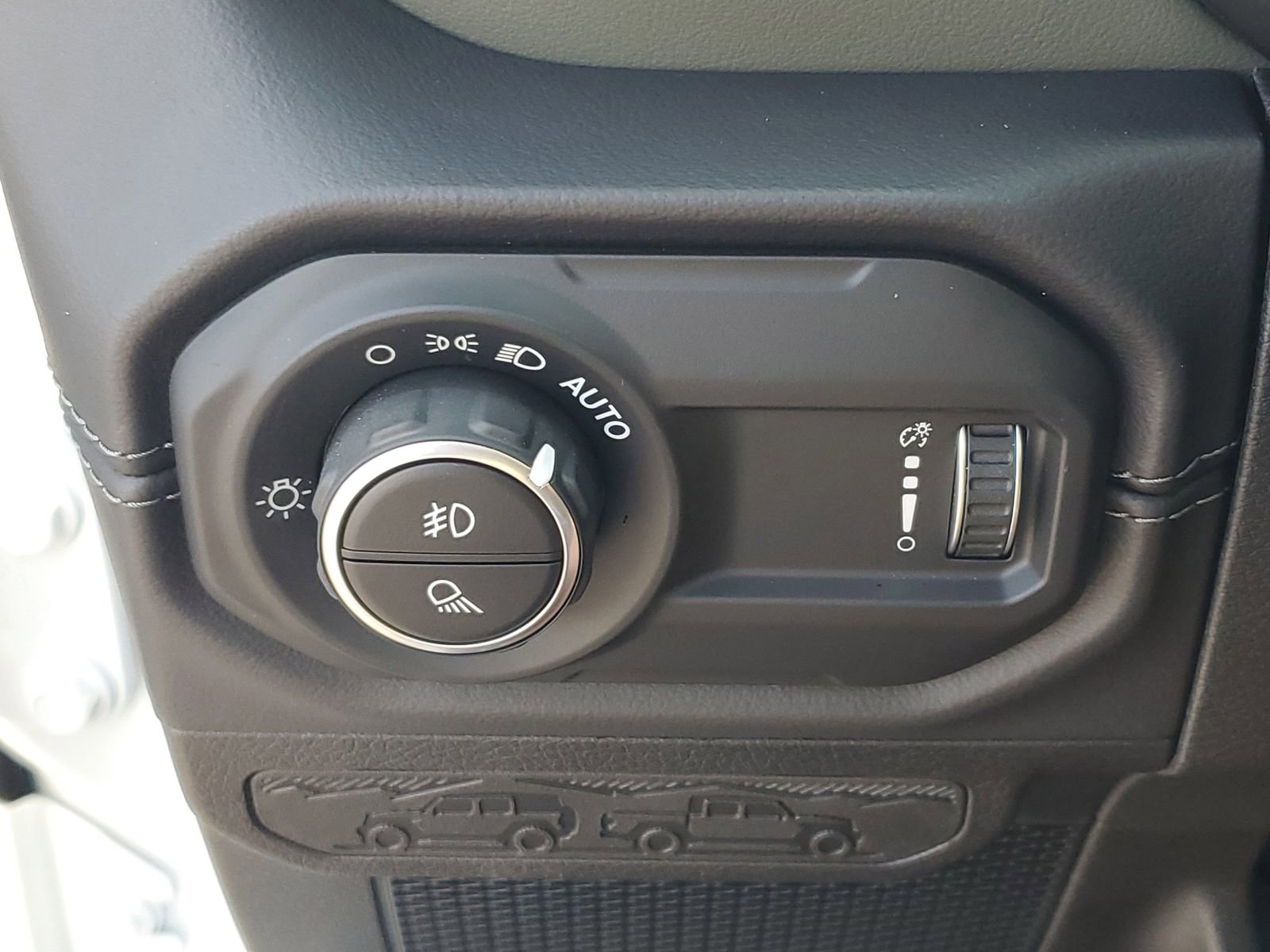 Used 2025 Jeep Gladiator Mojave AWD/4WD image 28