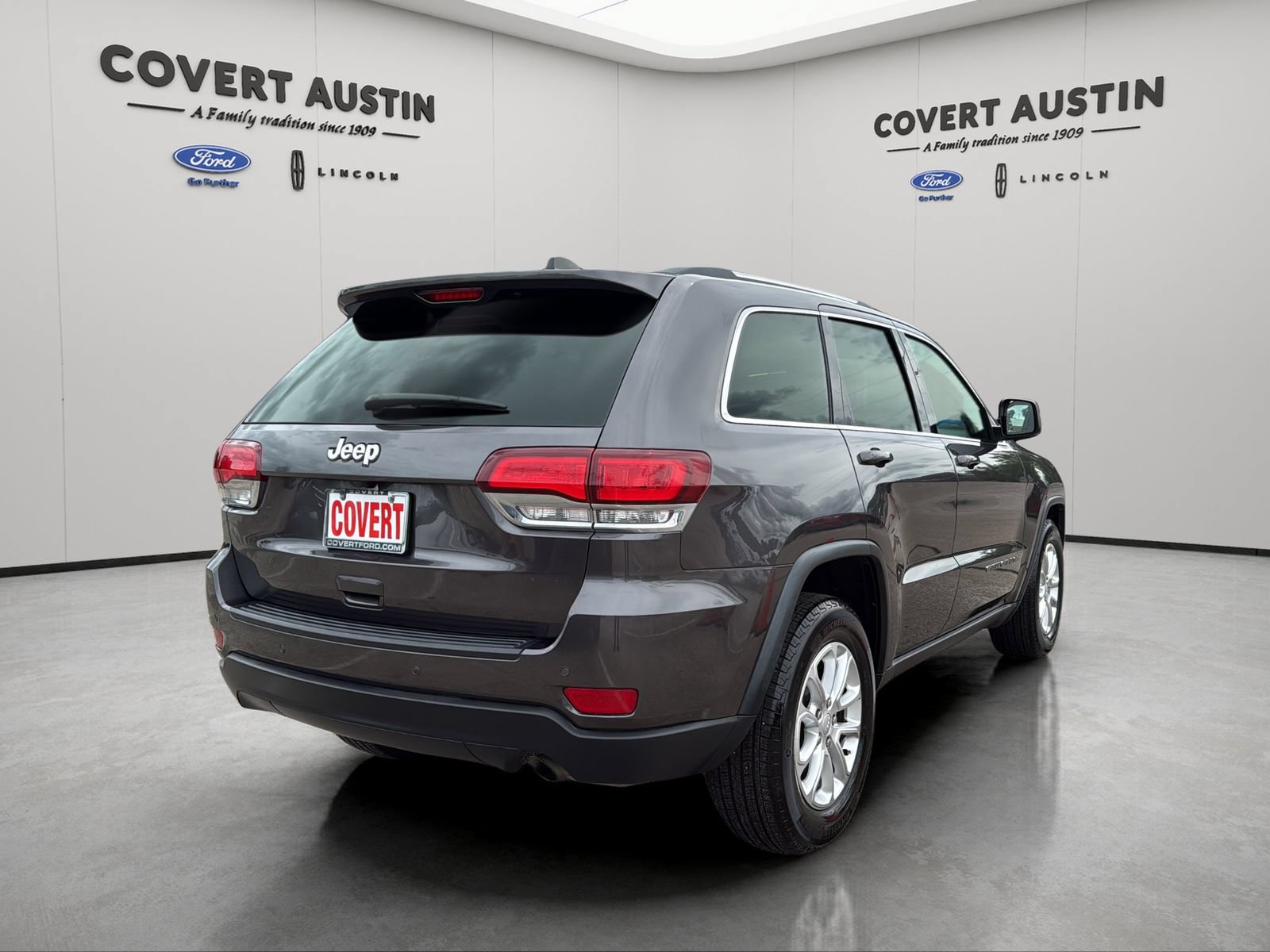Used 2021 Jeep Grand Cherokee Laredo RWD image 5