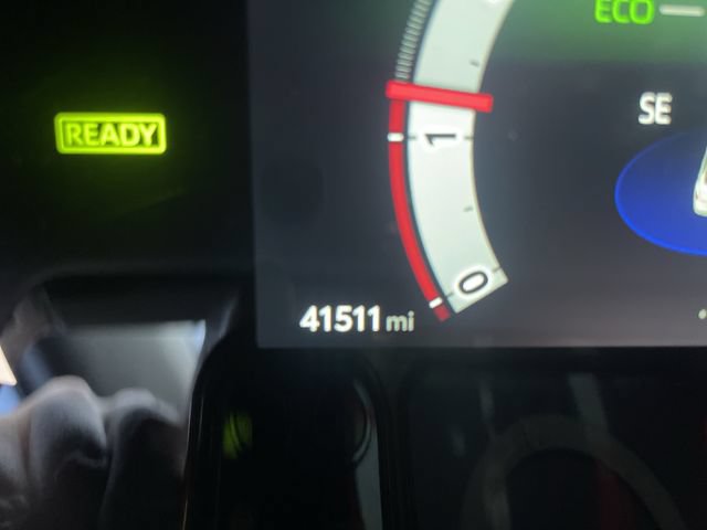 Used 2025 Toyota Camry SE w/ Convenience Package FWD image 9