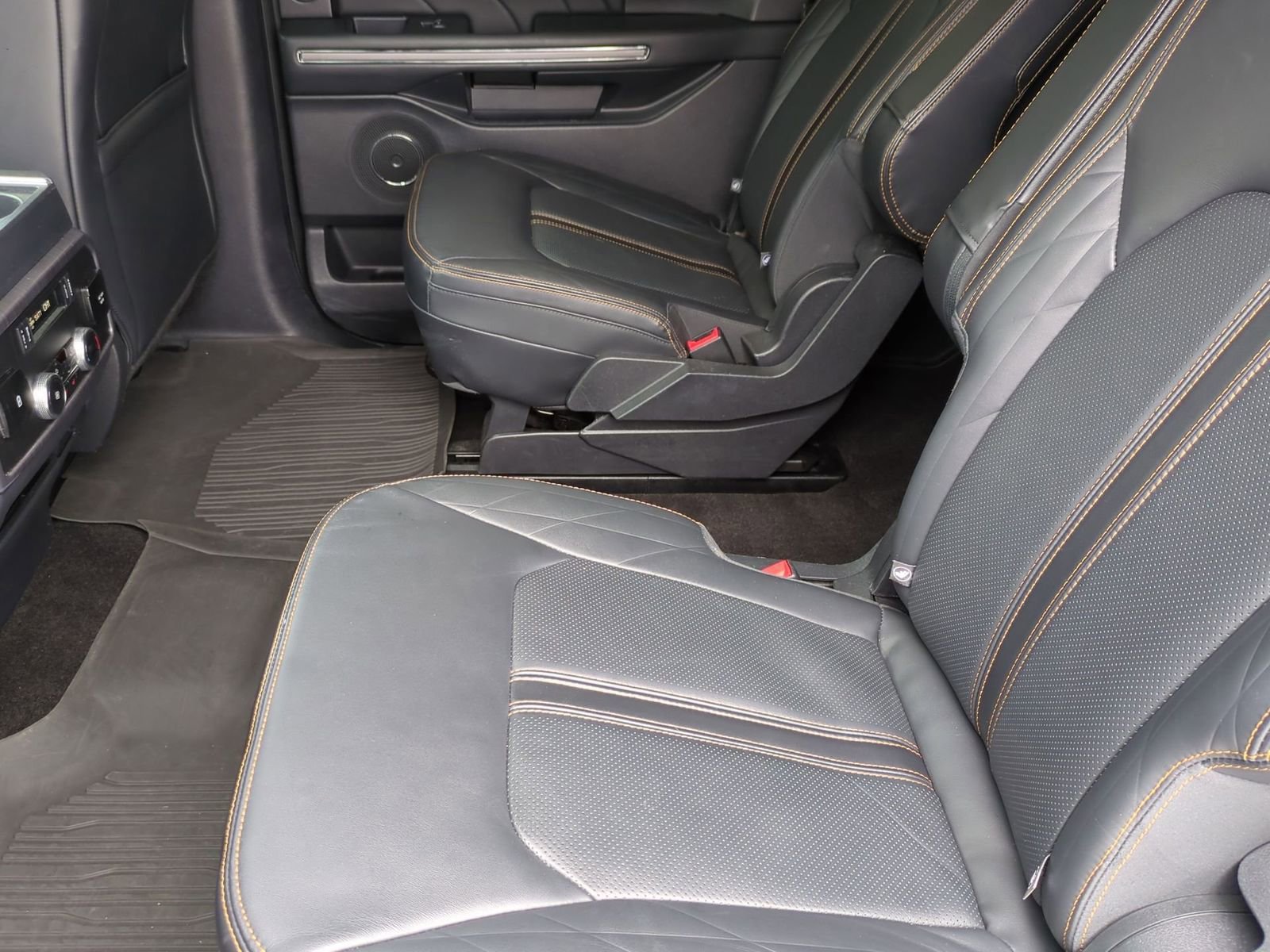 Certified 2023 Ford Expedition Max Platinum image 25