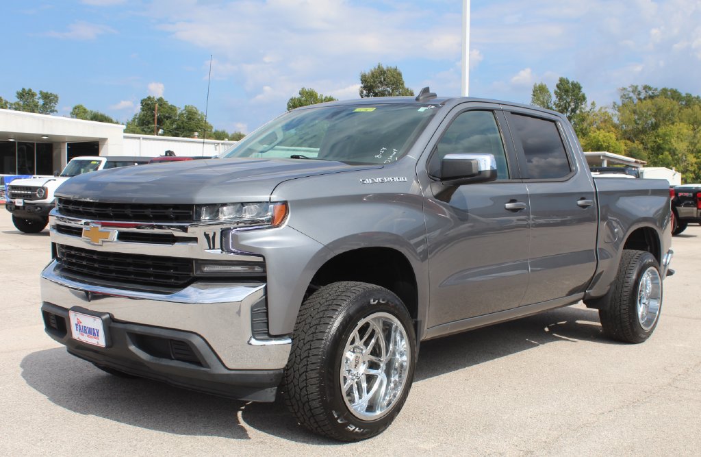 Used 2021 Chevrolet Silverado 1500 LT RWD image 3