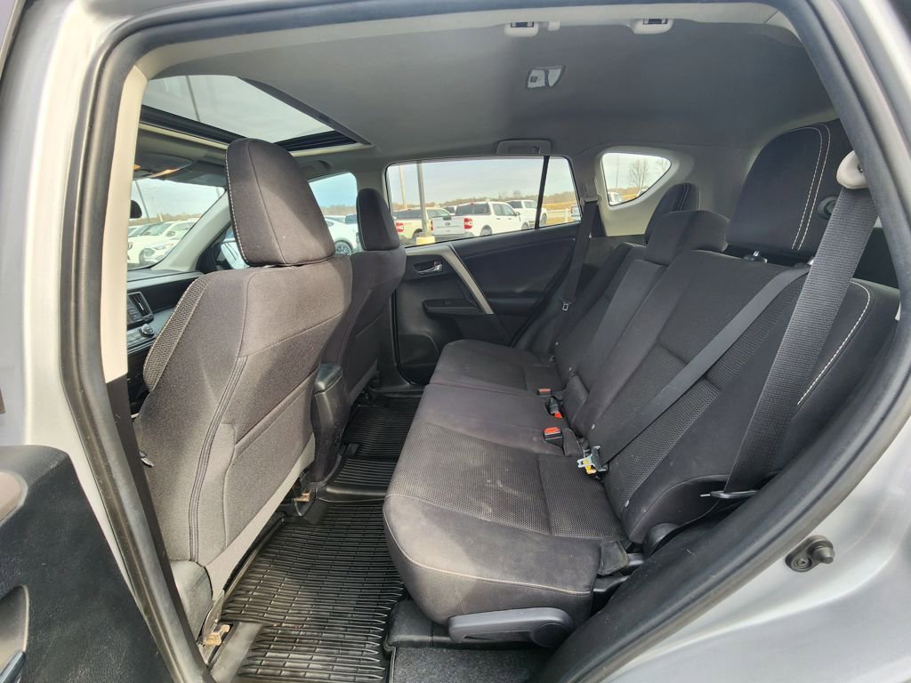 Used 2018 Toyota RAV4 XLE image 19