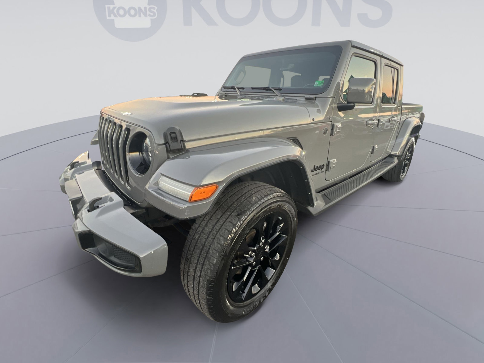 Used 2022 Jeep Gladiator Overland image 2