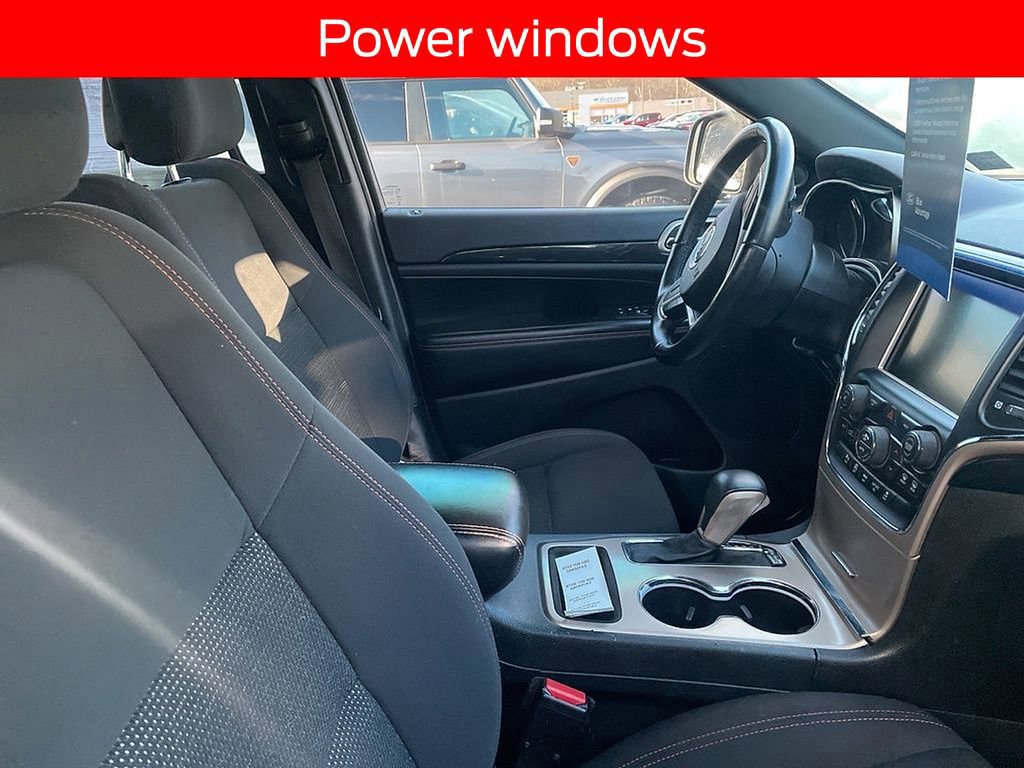 Used 2017 Jeep Grand Cherokee Laredo image 14