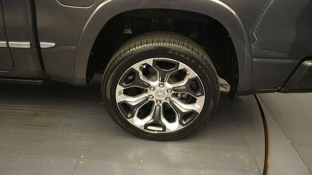 Used 2022 RAM 1500 Limited w/ Body Color Bumper Group AWD/4WD image 9