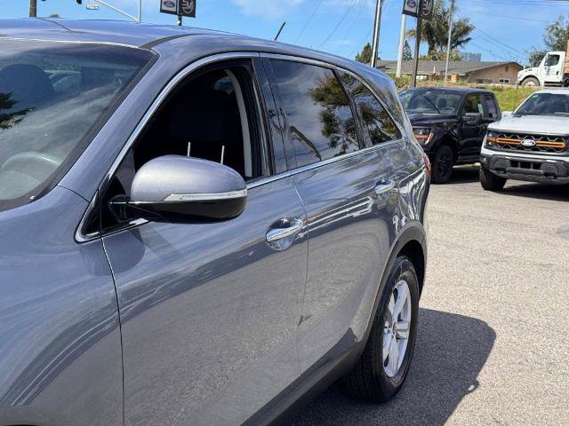 Used 2020 Kia Sorento FWD V6 image 9