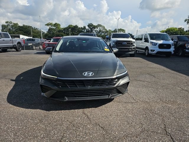 Used 2024 Hyundai Elantra SEL FWD image 8