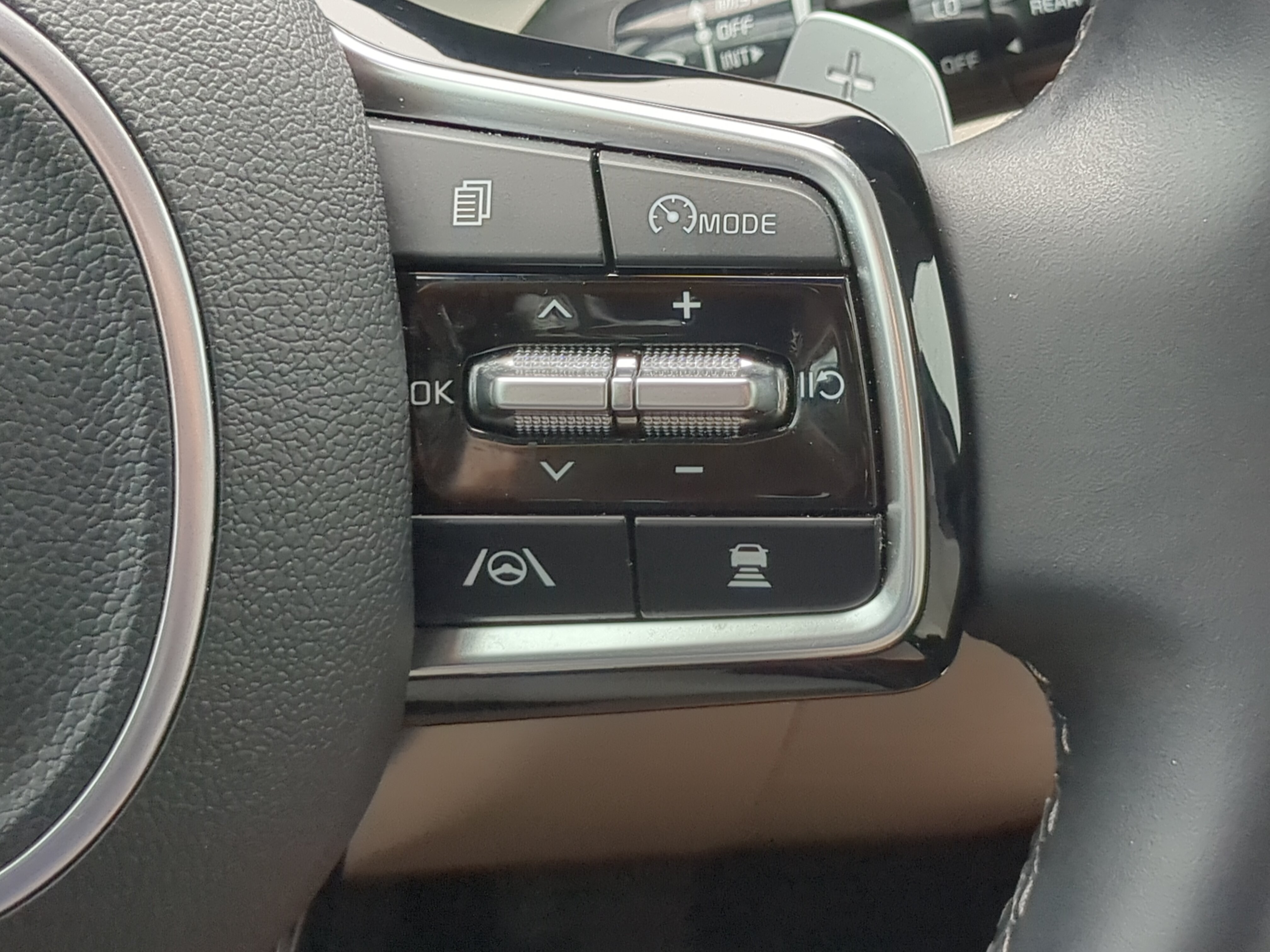 Used 2023 Kia Sorento EX AWD/4WD image 24