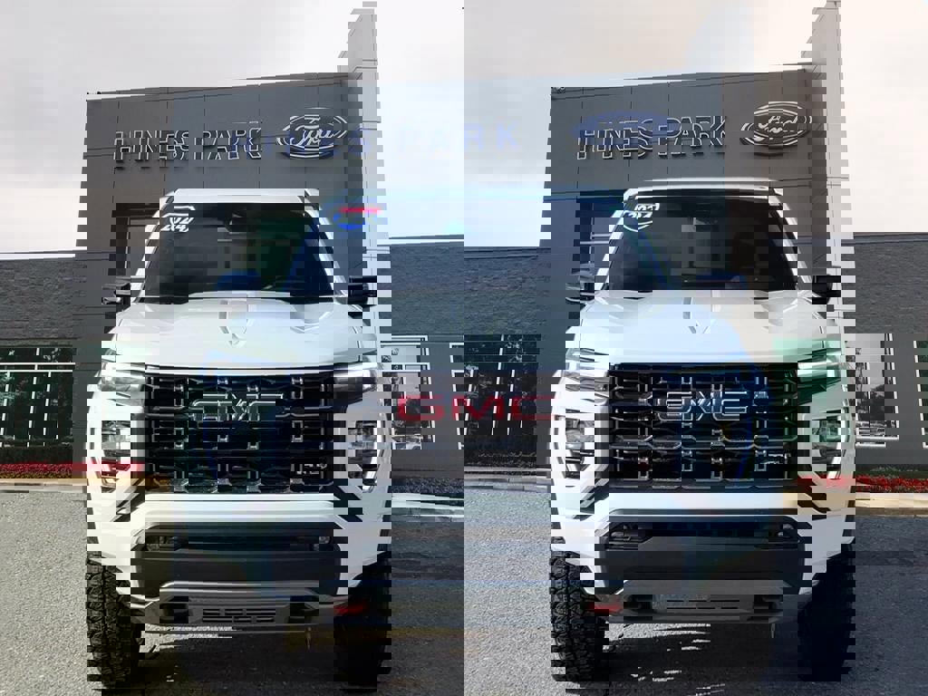 Used 2024 GMC Canyon AT4 w/ Canyon Safety Plus Package image 8