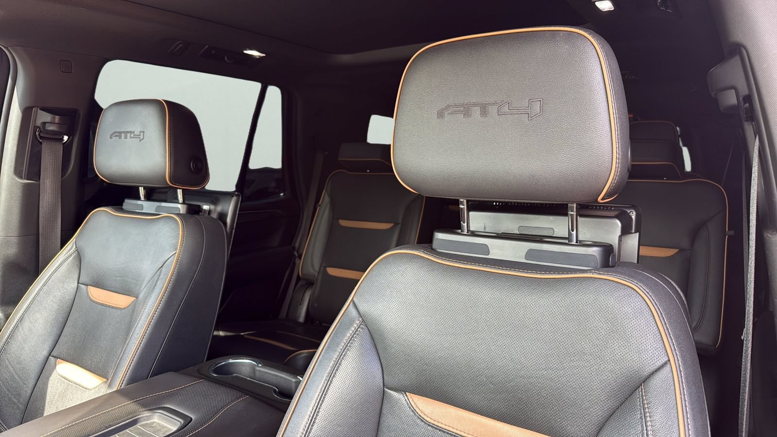 Used 2022 GMC Yukon AT4 AWD/4WD image 7
