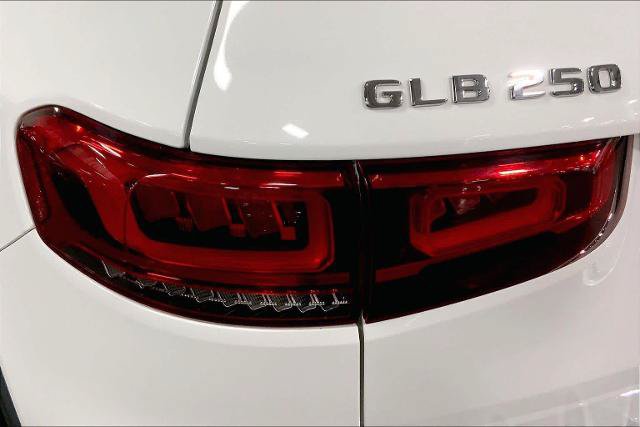 Used 2020 Mercedes-Benz GLB 250 4MATIC image 29