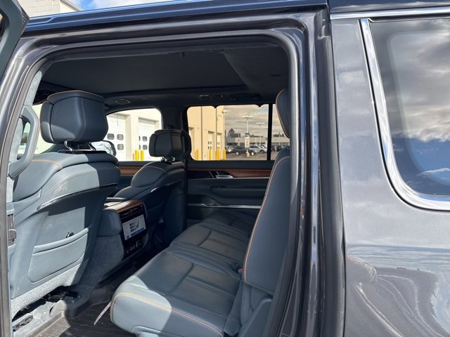 Used 2023 Jeep Grand Wagoneer L Series II w/ Premium Group II image 7