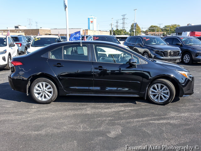 Used 2025 Toyota Corolla LE w/ LE Premium Package FWD image 9
