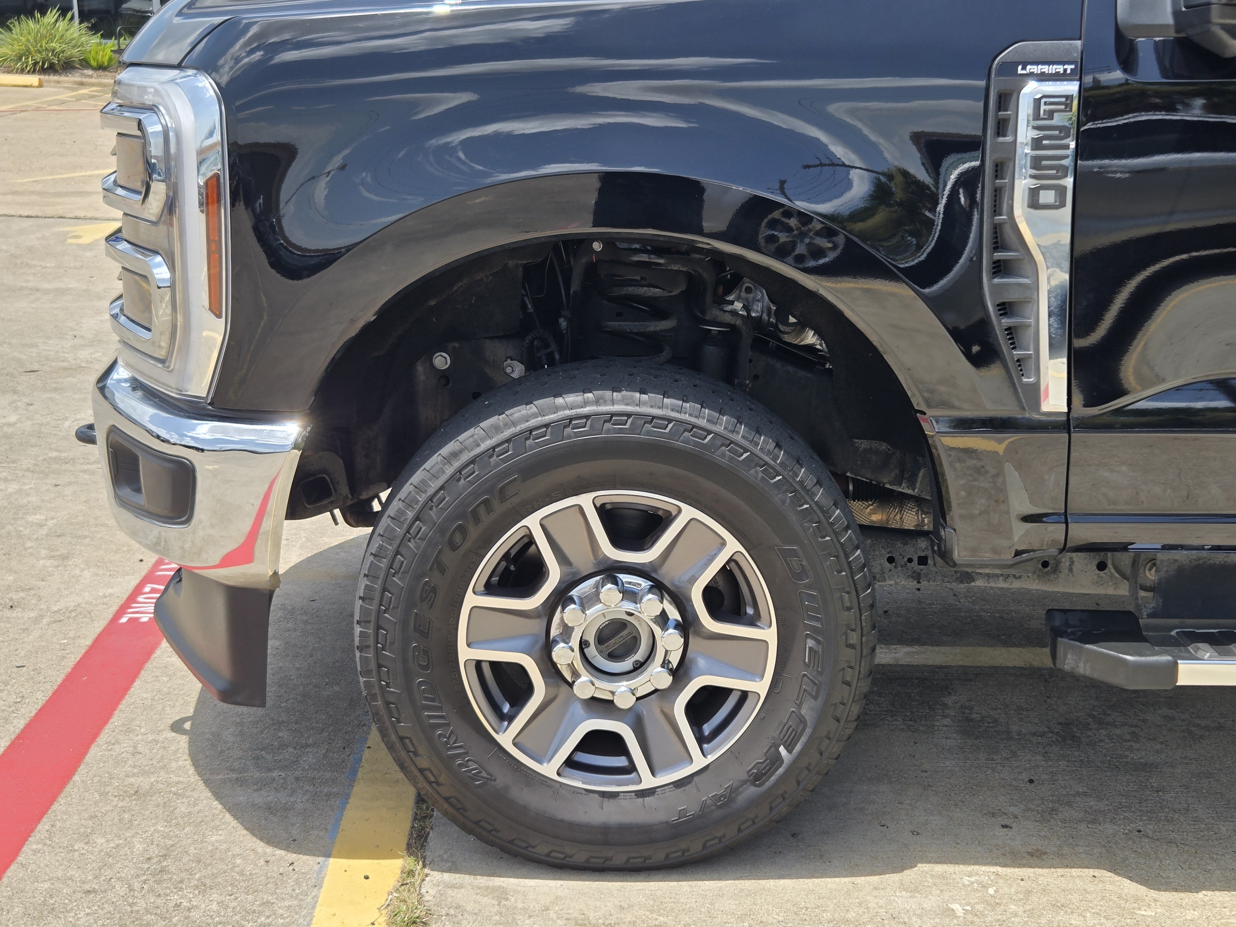 Certified 2024 Ford F250 Lariat w/ FX4 Off-Road Package AWD/4WD image 5