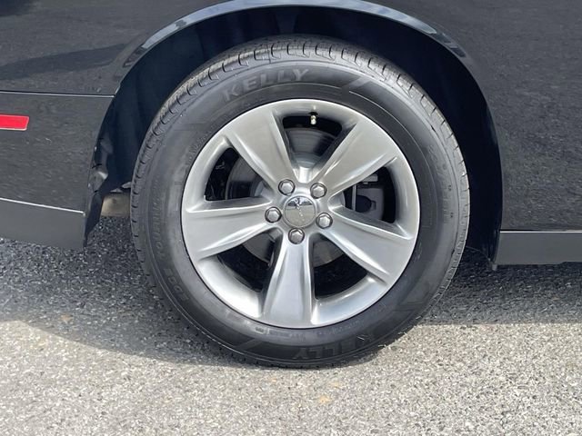 Used 2020 Dodge Challenger SXT RWD image 6